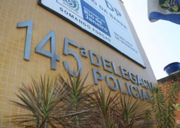 Homens armados roubam malote com R$ 15 mil de posto de combustível, em Grussaí