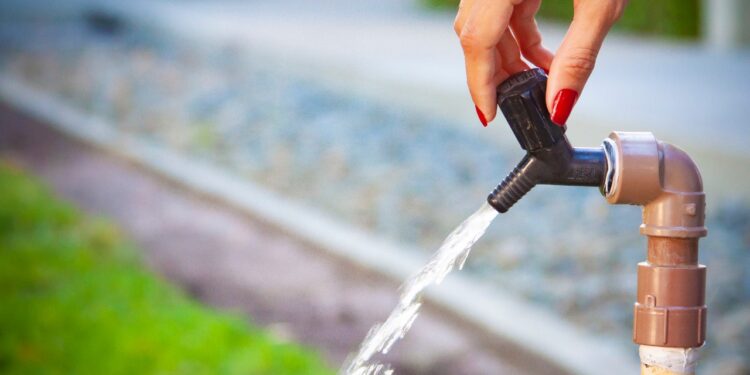 Região dos Lagos terá abastecimento de água reduzido nesta terça (25)