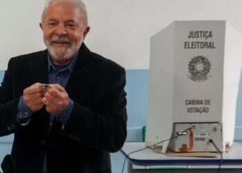 Lula vota em São Bernardo do Campo