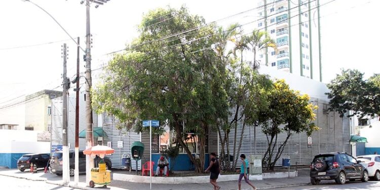 Criança de 05 anos é esquecida dentro de van escolar