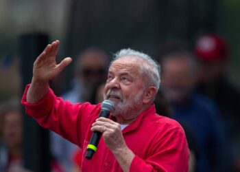Lula é eleito presidente