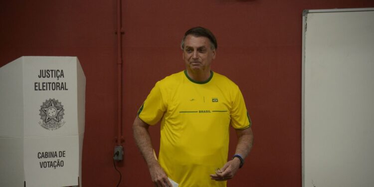 Bolsonaro vota em escola municipal no Rio de Janeiro