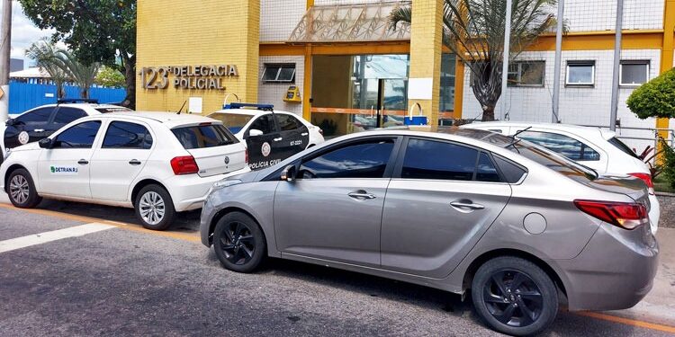 Detran apreende veículo clonado em Macaé