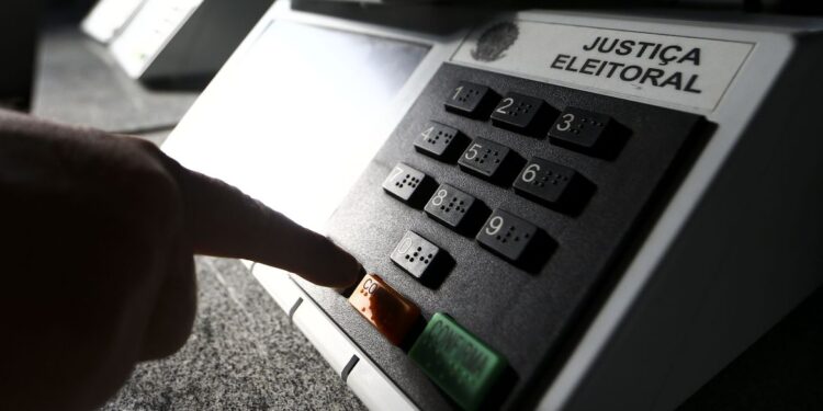 TSE descarta votos brancos e nulos durante a apuração