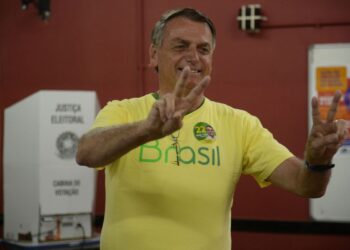 Após votar no Rio, Bolsonaro diz estar confiante na vitória