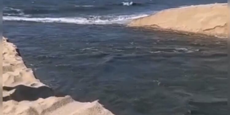 Canal extravasor da Lagoa de Imboassica é aberto nesta quinta-feira (17)