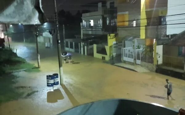 Temporal castiga cidades do Noroeste Fluminense