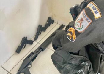 PM prende homem por ameaçar ex-esposa e apreende armas em Saquarema