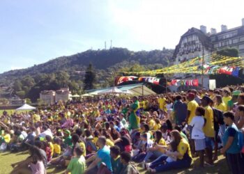 Municípios do Rio vão receber telões para Copa 2022