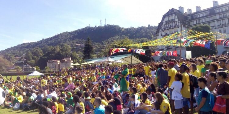 Municípios do Rio vão receber telões para Copa 2022