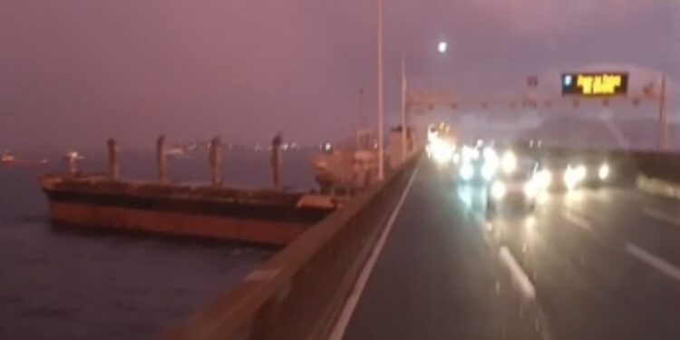 Navio que colidiu com a Ponte Rio-Niterói estava ancorado há 6 anos