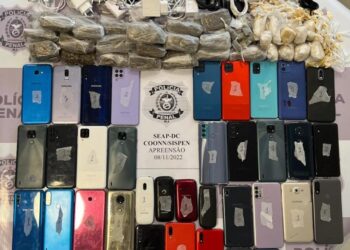 Celulares e drogas são apreendidos durante operação em presídio de Campos