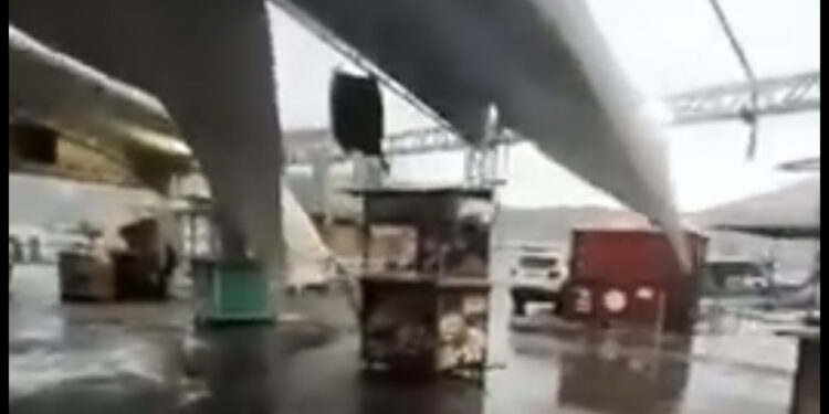 Arraial do Cabo tem barcos encalhados e praias interditadas neste domingo (27)