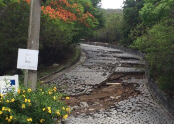 Pontal do Atalaia é fechado temporariamente