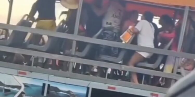 Briga generalizada deixa dois feridos no sábado (19)