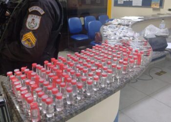 PM apreende vasto carregamento de drogas em Rio das Ostras