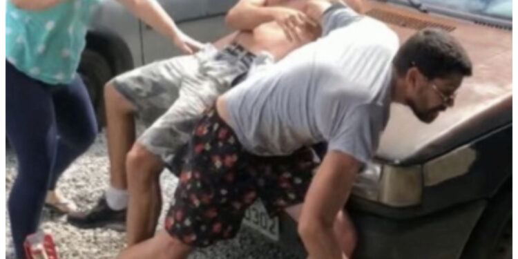 Confusão e ameaça são registradas na manhã deste sábado (12)