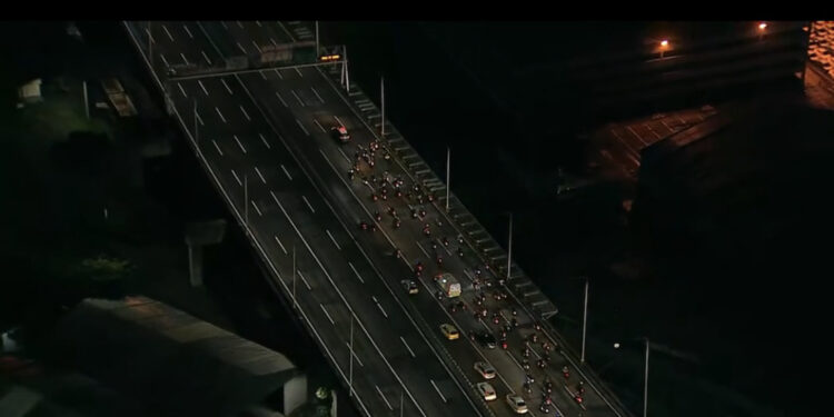 Ponte Rio-Niterói é reaberta parcialmente