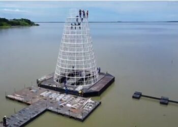 Estrutura da Árvore Flutuante começa a ser montada em Maricá