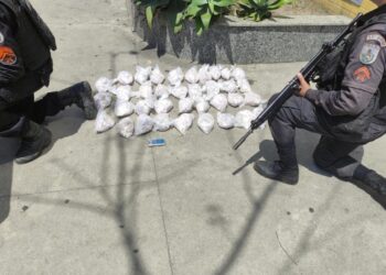 PM prende traficante com 2.500 pinos de cocaína em Unamar