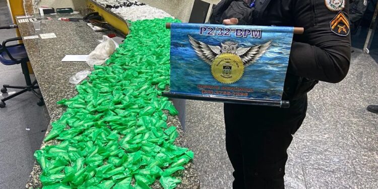 Grande quantidade de drogas é apreendida após denúncia de tentativa de homicídio em Macaé