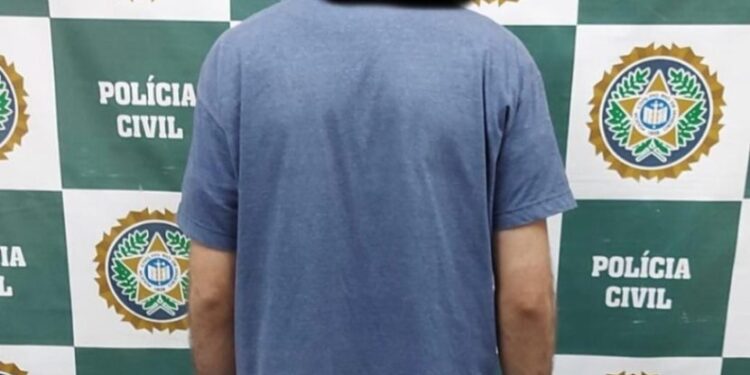 Homem é preso por agredir e ameaçar companheira de morte em Macaé