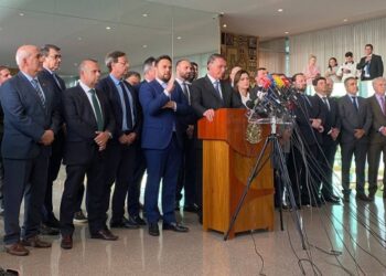 Em primeiro pronunciamento após resultado das eleições, Bolsonaro reforça que manifestações pacíficas são bem-vindas, mas os métodos não podem ser os da esquerda