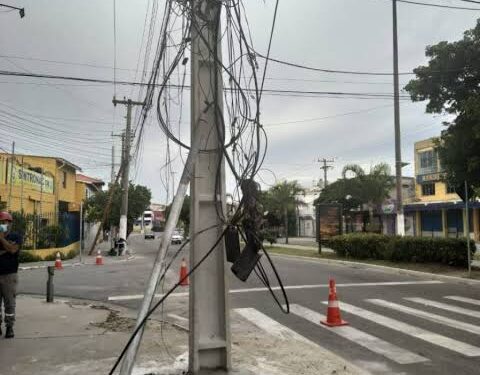 Enel terá de apresentar plano para retirar fios sem utilização de postes