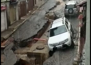 Morro de São Jorge fica interditado, após abertura de rua ao meio