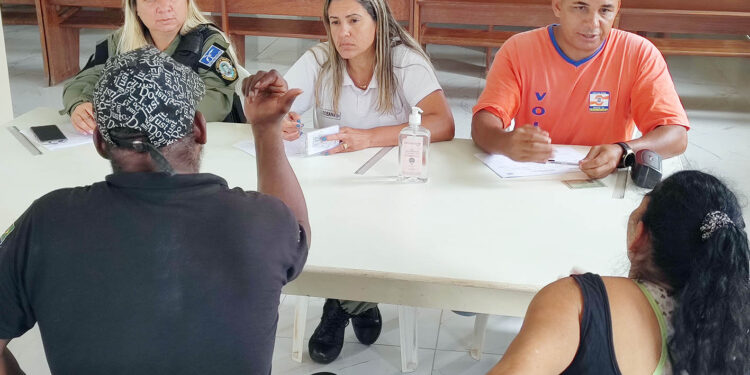 Defesa Civil percorre bairros para cadastros de famílias atingidas pelas chuvas