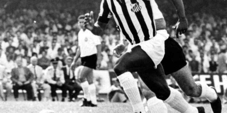 Morre Edson Arantes do Nascimento, o rei do futebol