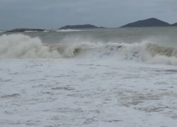 Ressaca marítima no Norte Fluminense e Região dos Lagos