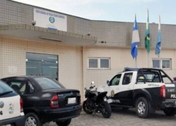 Homem é assassinado em praça pública de Quissamã