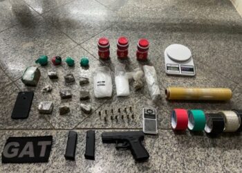 Homem é preso com grande quantidade de drogas, arma e munições a caminho de São Pedro da Aldeia