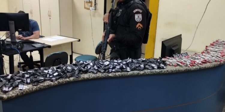 PM apreende carga de drogas em Arraial do Cabo