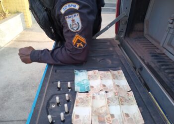 PM prende casal por tráfico de drogas em Quissamã