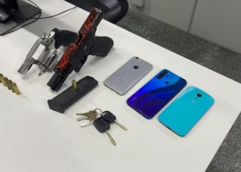 Policiais cumprem mandados de busca e apreensão em Guarus