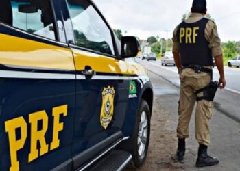 PRF detém suspeito por porte ilegal de arma e associação ao tráfico