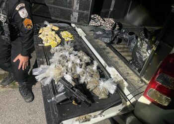 PM prende dupla e apreende drogas em Conceição de Macabu