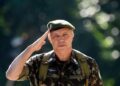 Após desconfiança, Lula demite Comandante do Exército