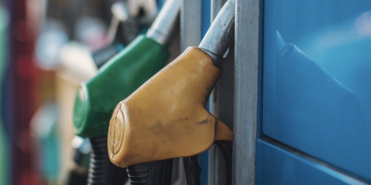 Petrobras anuncia aumento da gasolina em 7,46%