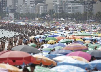 Maior sensação térmica do verão é registrada nesta quinta-feira (12)
