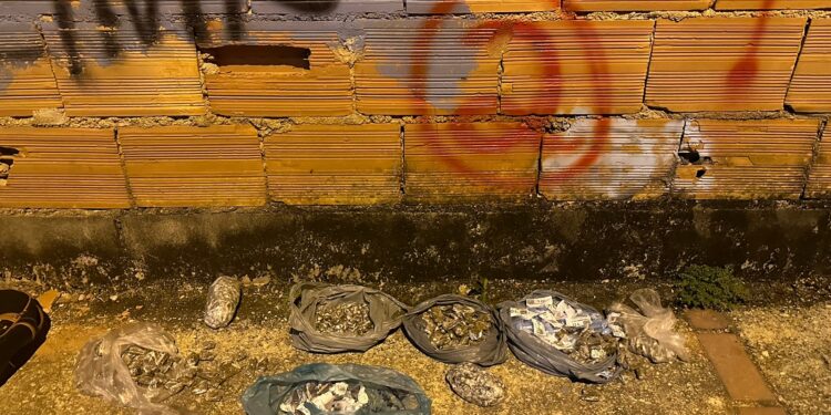 PM prende dupla e apreende drogas no Lagomar