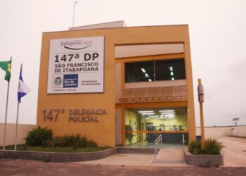 Mulher morre e nove pessoas ficam feridas em tiroteio em SFI