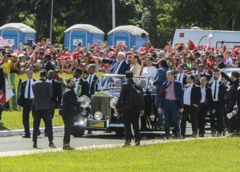 Lula toma posse como presidente da República pela terceira vez