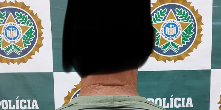 Homem com mandado de prisão no ES é preso em Macaé