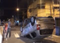Carro capota após colidir com um outro veículo no bairro Cajueiros, em Macaé