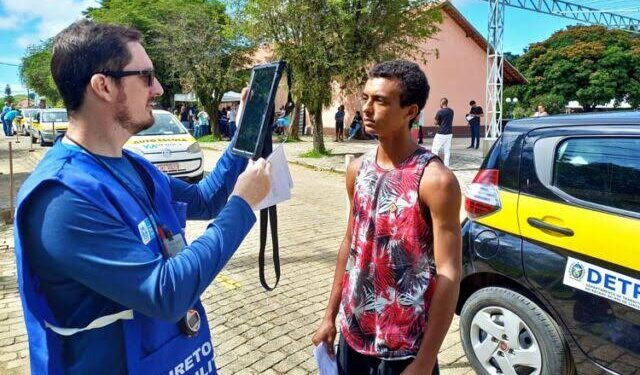 CNH em três dias: Detran passa a utilizar tablets em provas práticas