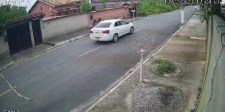 Meninas de 14 anos sofrem tentativa de sequestro no domingo (12)