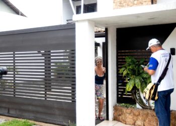 Cevas realiza ação após denúncias de infestação de mosquitos